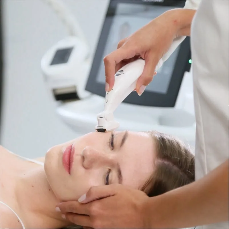 Tratament ICOONE Face & Neck la Liana Sugar Beauty